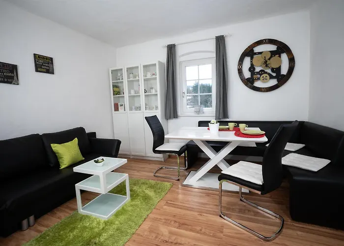 Bahnwaerterhaus * Pregarten